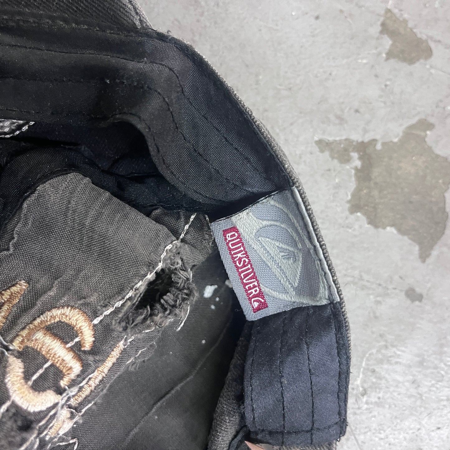 QUICKSILVER CUT OUT PILLBOX Y2K