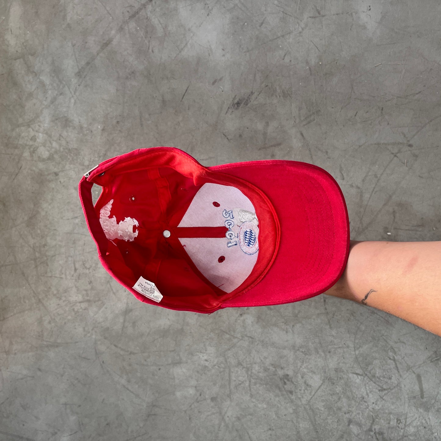 FC BAYERN MÜNCHEN 2001 CHAMPIONS CAP