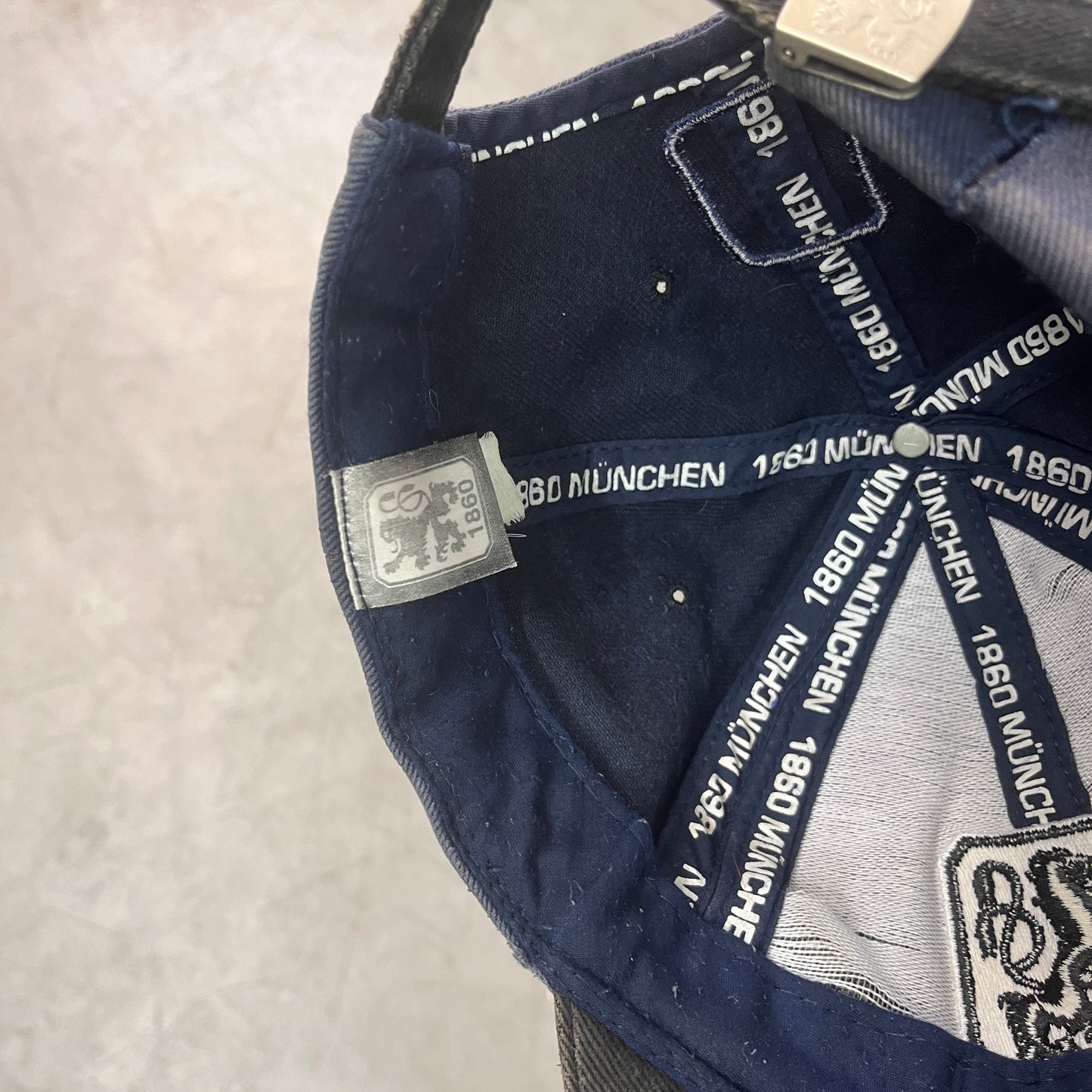 THRASHED TSV 1860 MÜNCHEN CAP