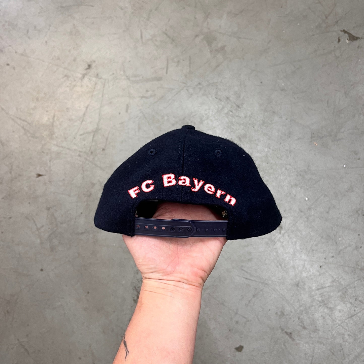 FC BAYERN WOOL BLEND CAP 90s