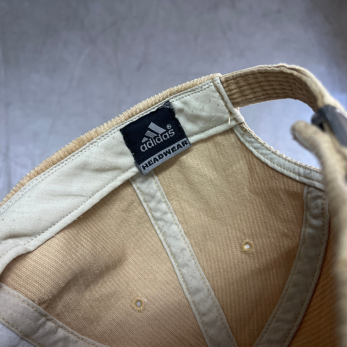 ADIDAS CORDUROY CAP 00s