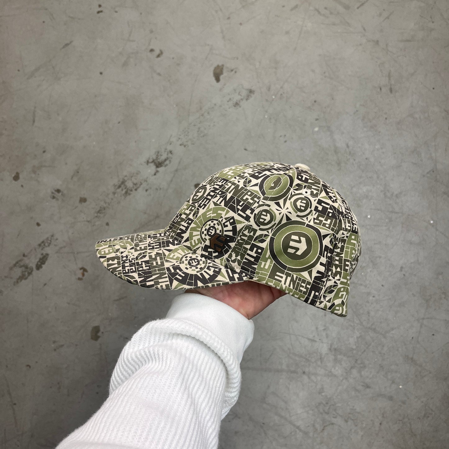 ETNIES FITTED CAP S/M Y2K