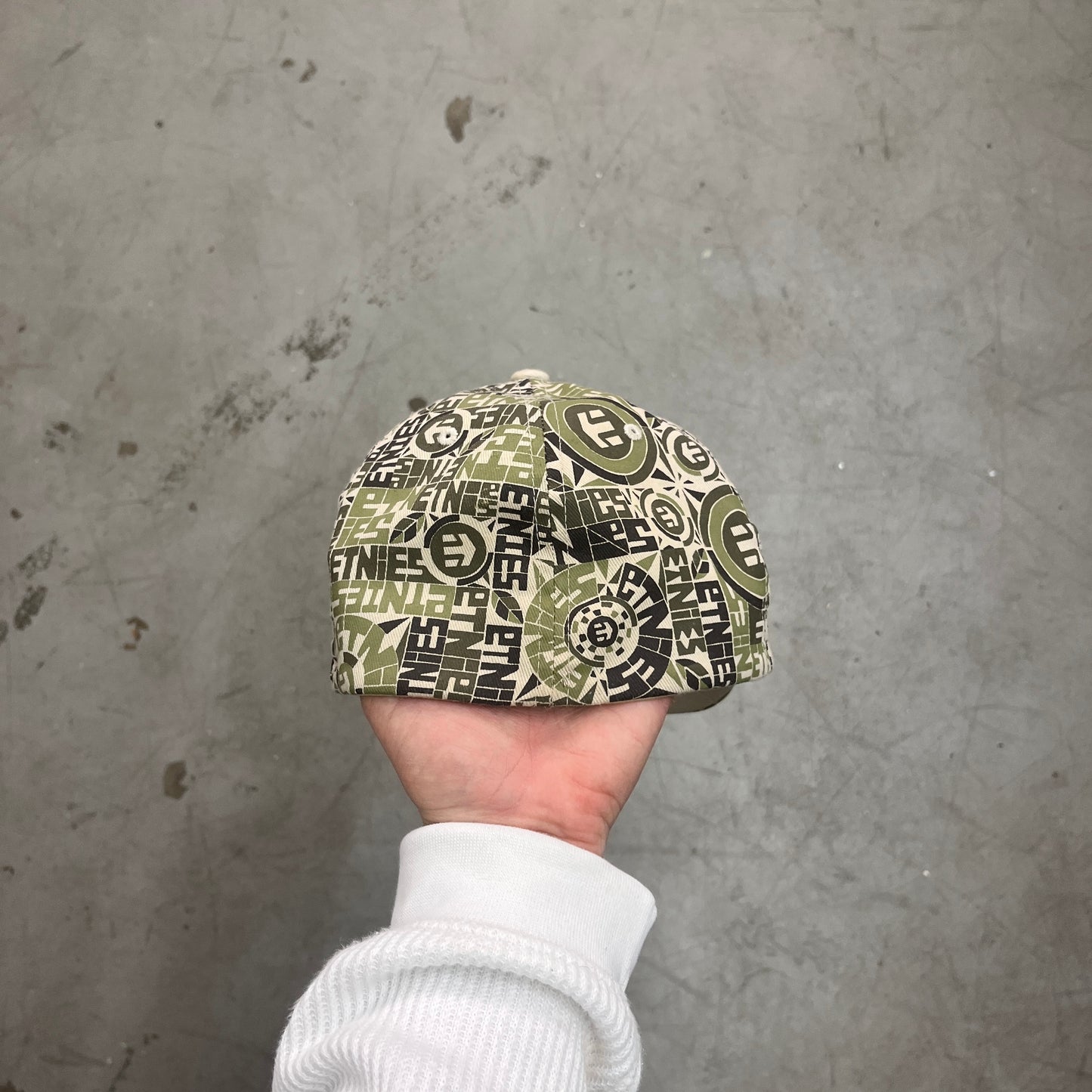 ETNIES FITTED CAP S/M Y2K