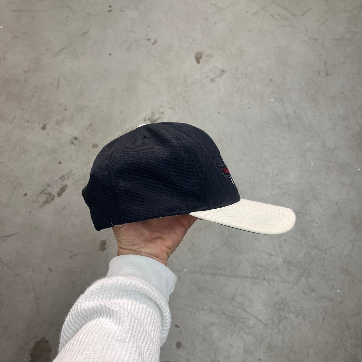 YANKEES AMERICAN NEEDLE NUTMEG MILLS MLB CAP 90s