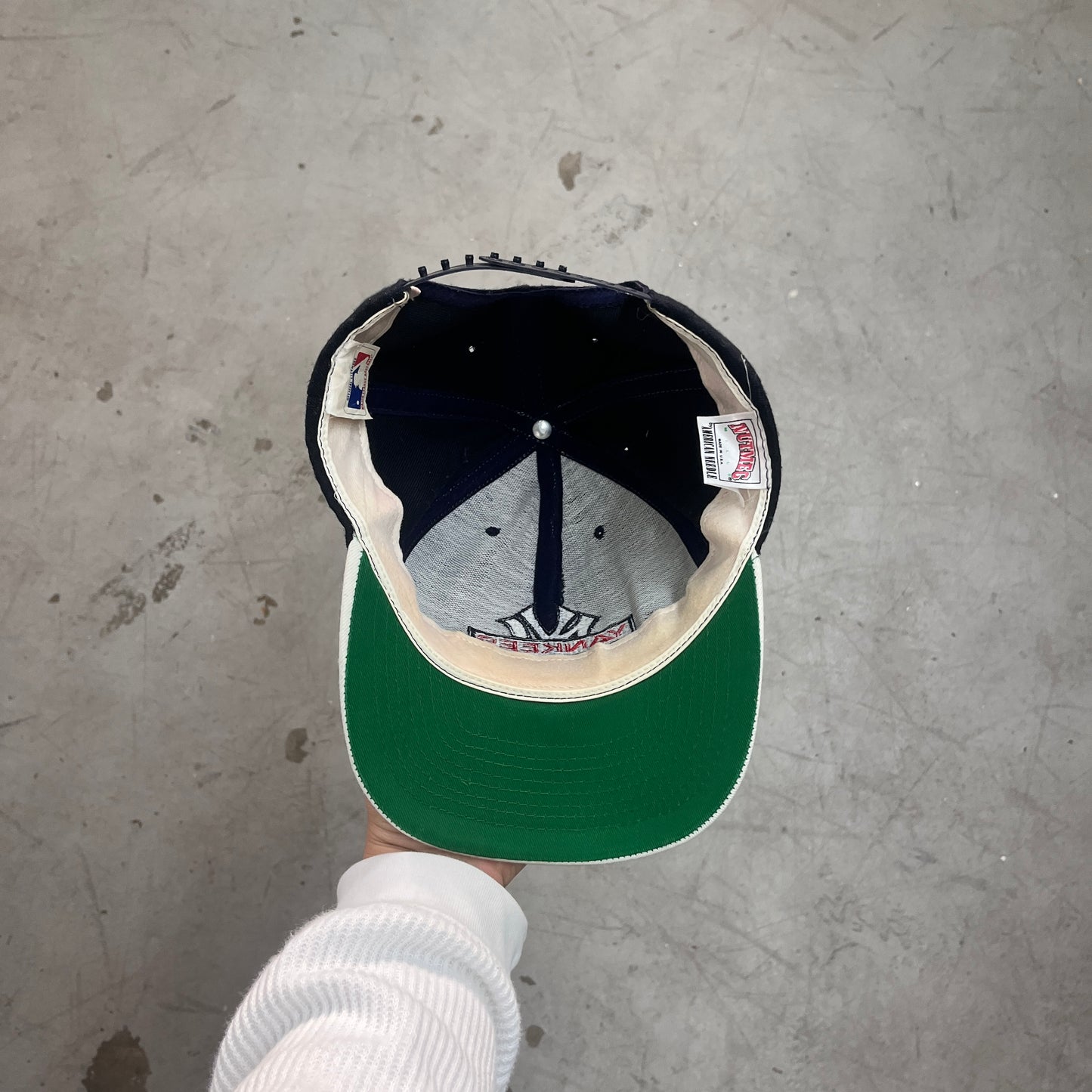 YANKEES AMERICAN NEEDLE NUTMEG MILLS MLB CAP 90s