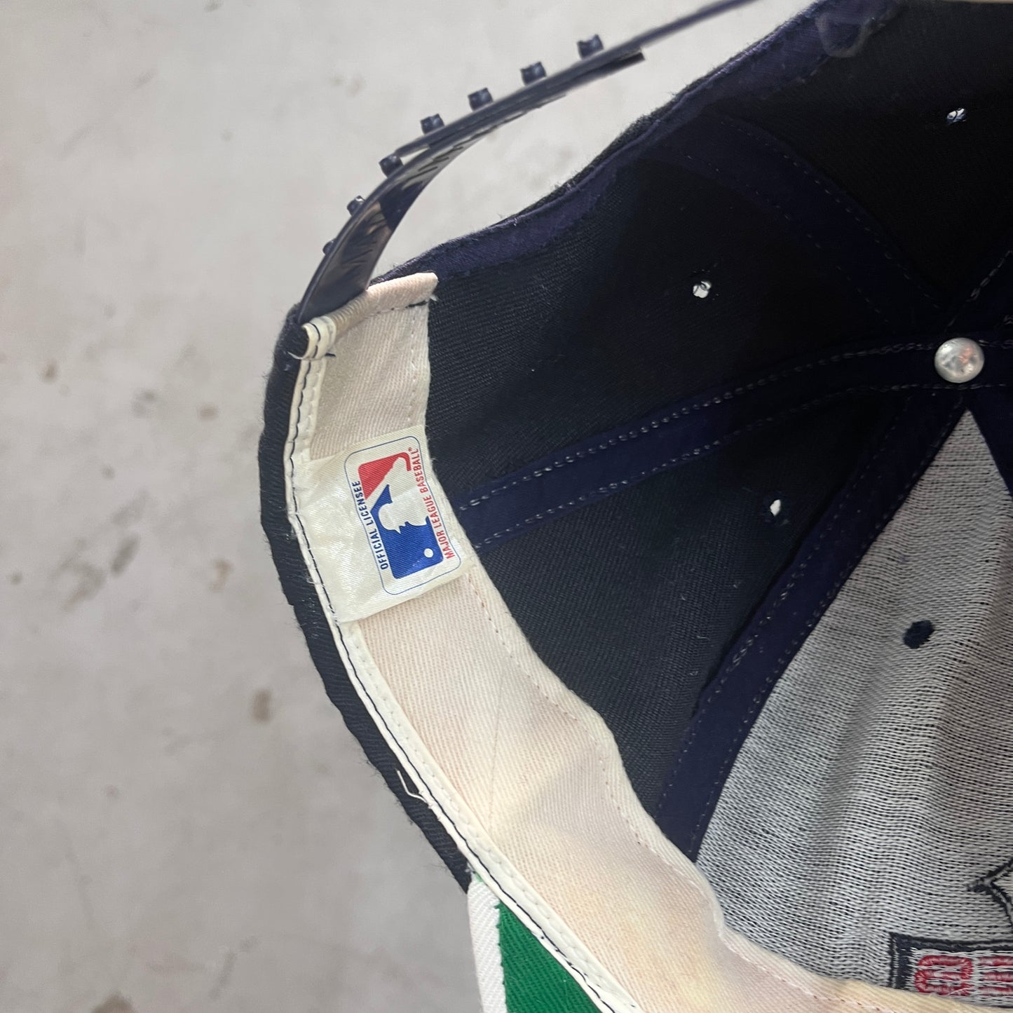 YANKEES AMERICAN NEEDLE NUTMEG MILLS MLB CAP 90s