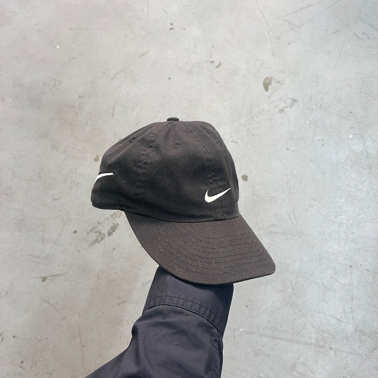 NIKE SWOOSH BLK CAP 90s