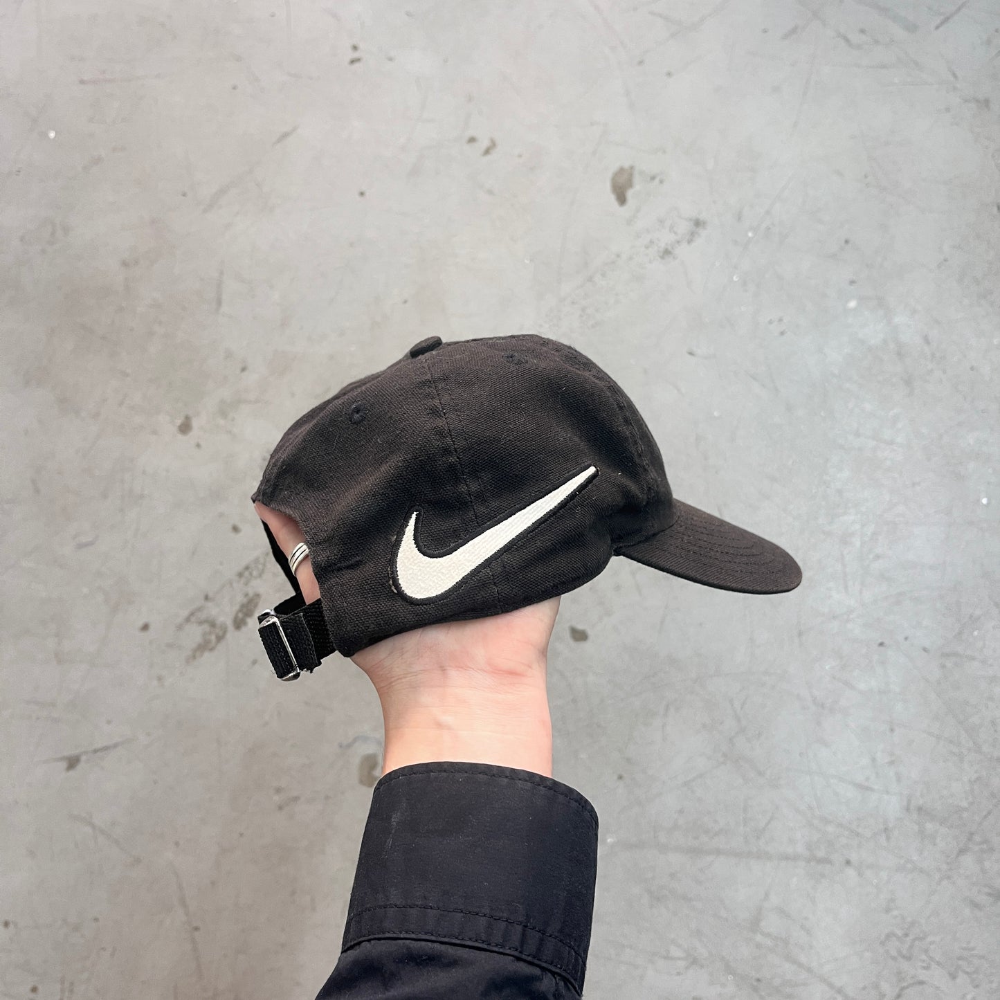 NIKE SWOOSH BLK CAP 90s