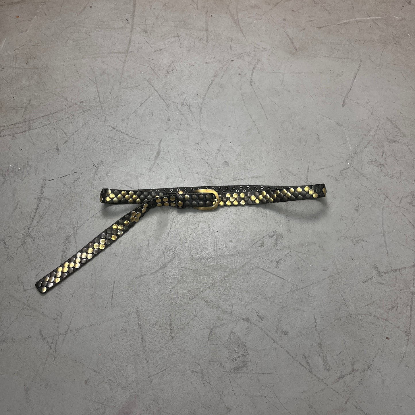 VINTAGE LEATHER ROUND STUDDED BELT
