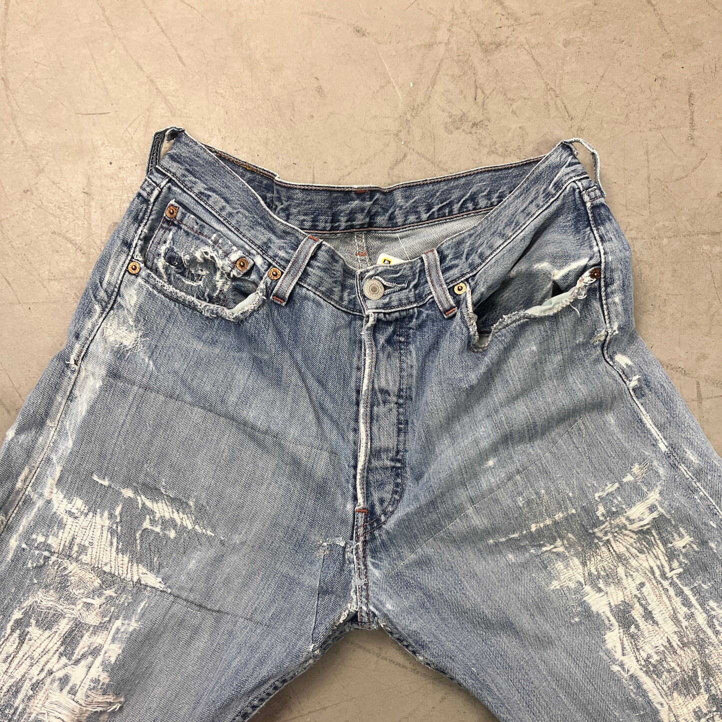 LEVIS 501 REPAIRED DENIM 32W/34L