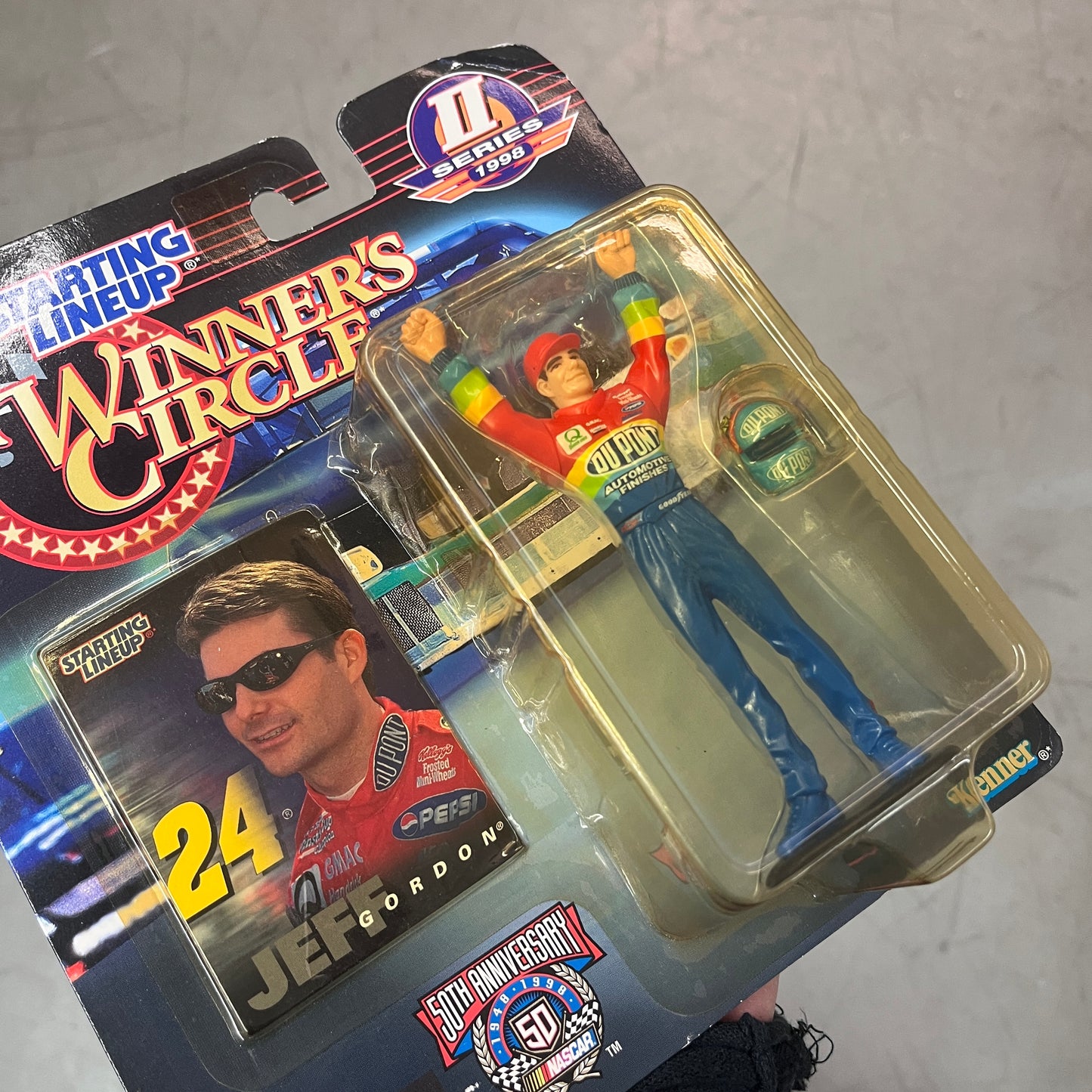 JEFF GORDON STARTING LINE UP WINNERS CIRCLE COLLECTIBLE 1998