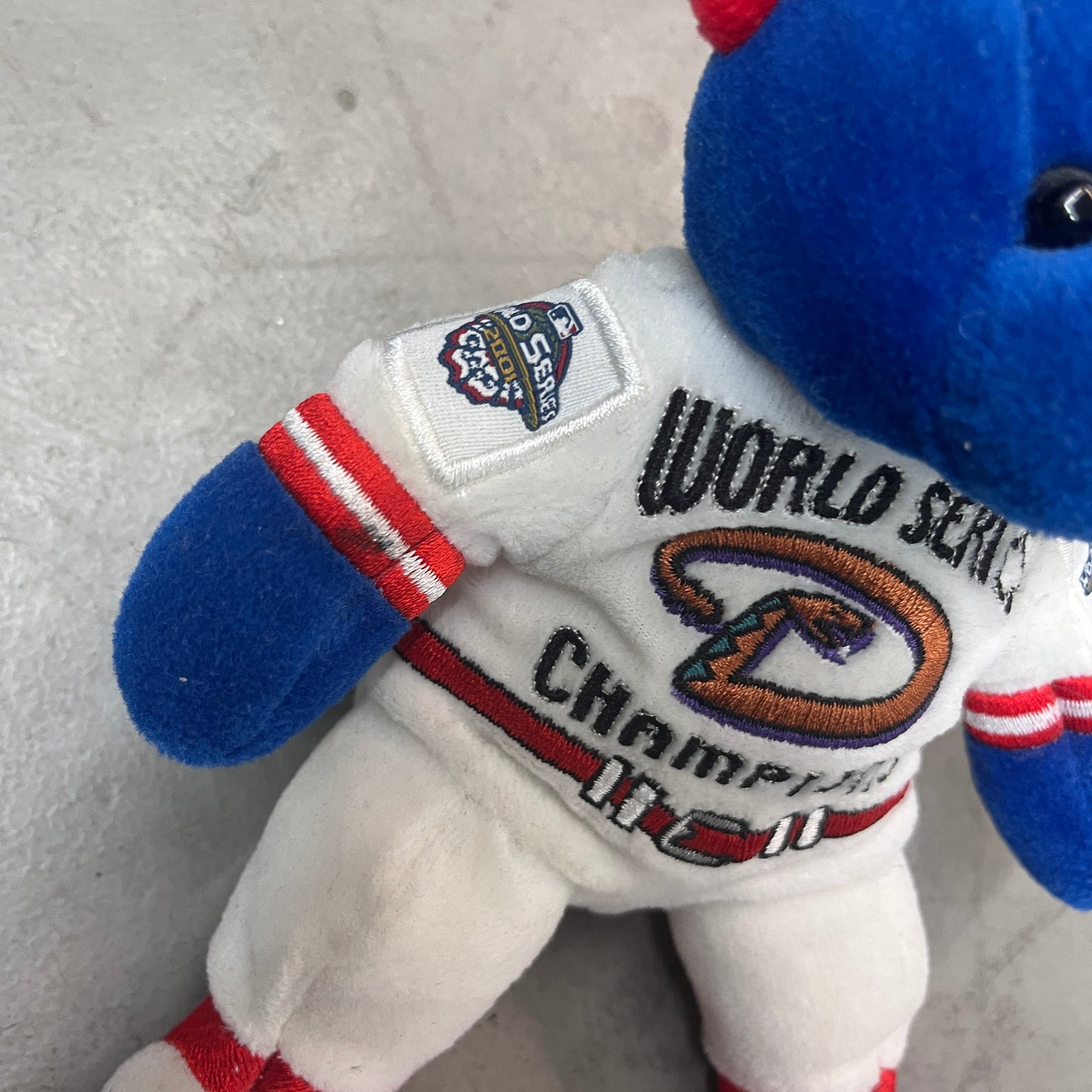 ARIZONA DIAMONDBACKS 2001 WORLD SERIES CHAMPIONS BEAR
