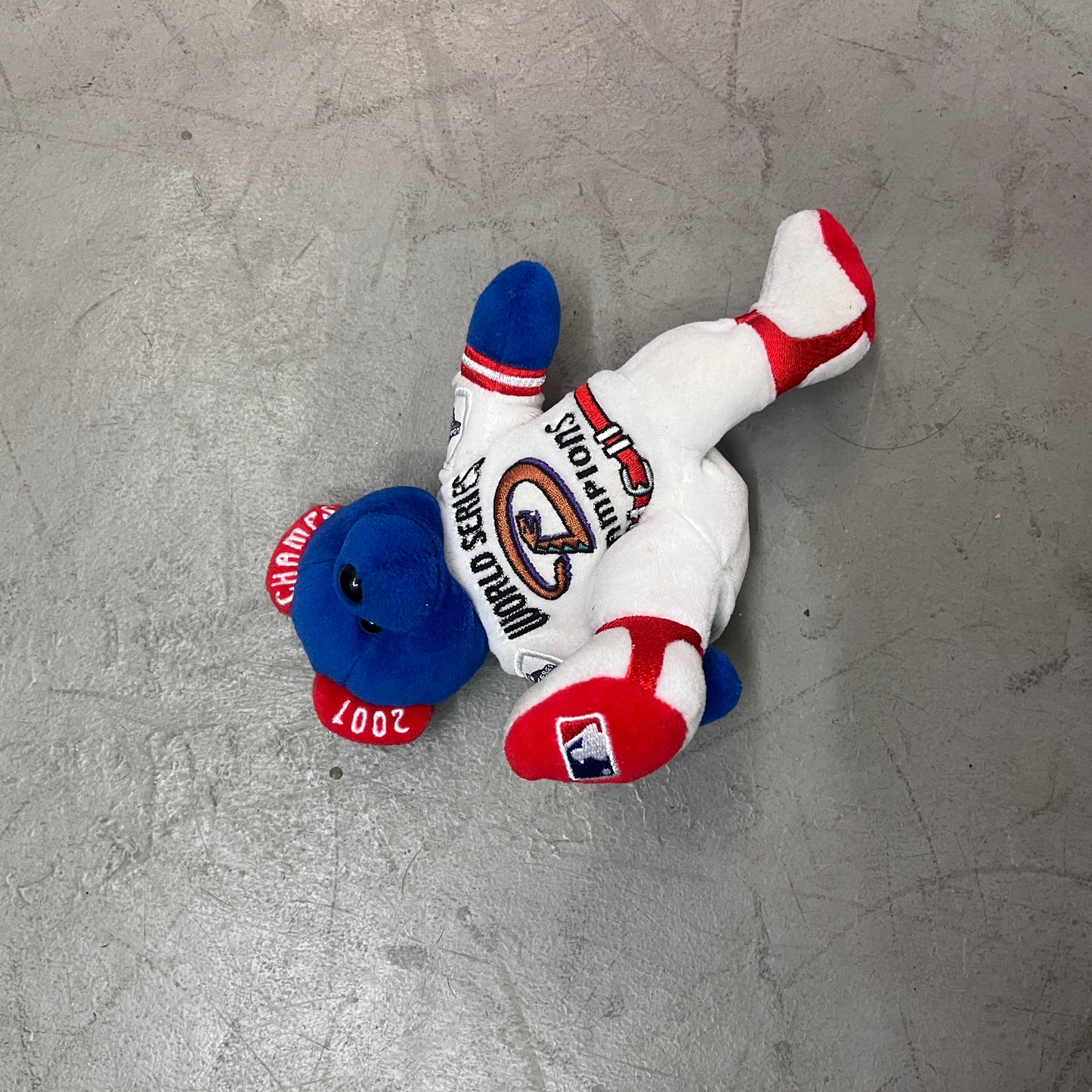 ARIZONA DIAMONDBACKS 2001 WORLD SERIES CHAMPIONS BEAR