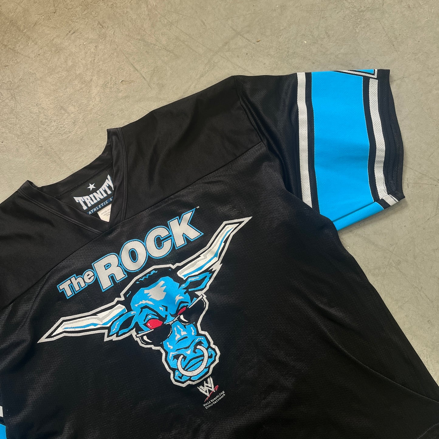 WWF THE ROCK TRINITY ATHLETICS 2002 [M]
