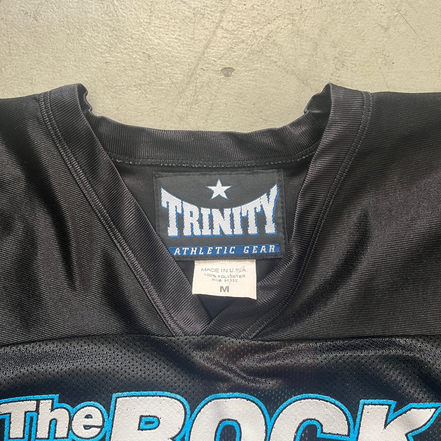 WWF THE ROCK TRINITY ATHLETICS 2002 [M]