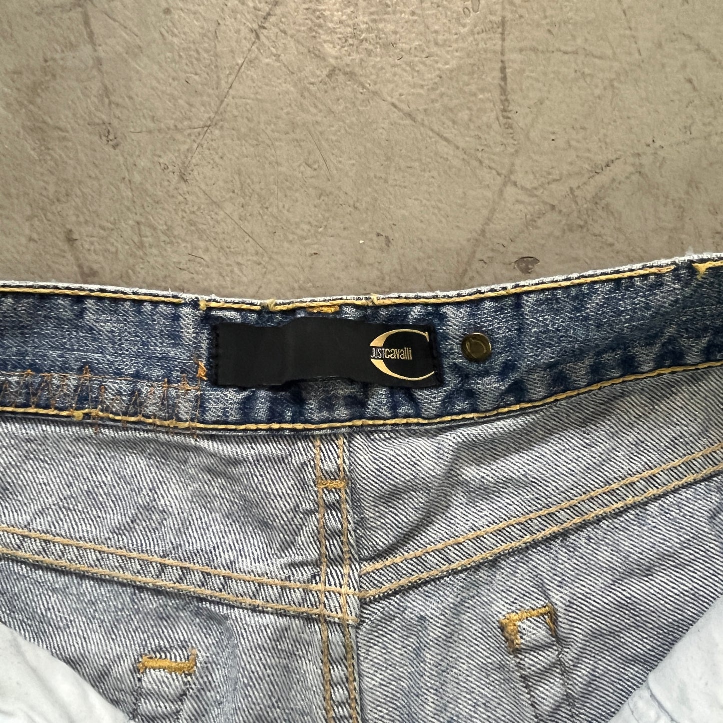 JUST CAVALLI DISTRESSED DENIM [W28 L32]