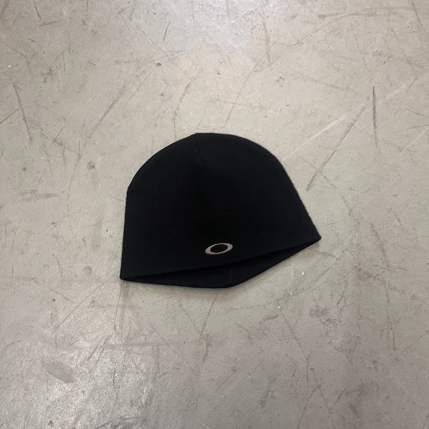 OAKLY SKULLY BEANIE 90s