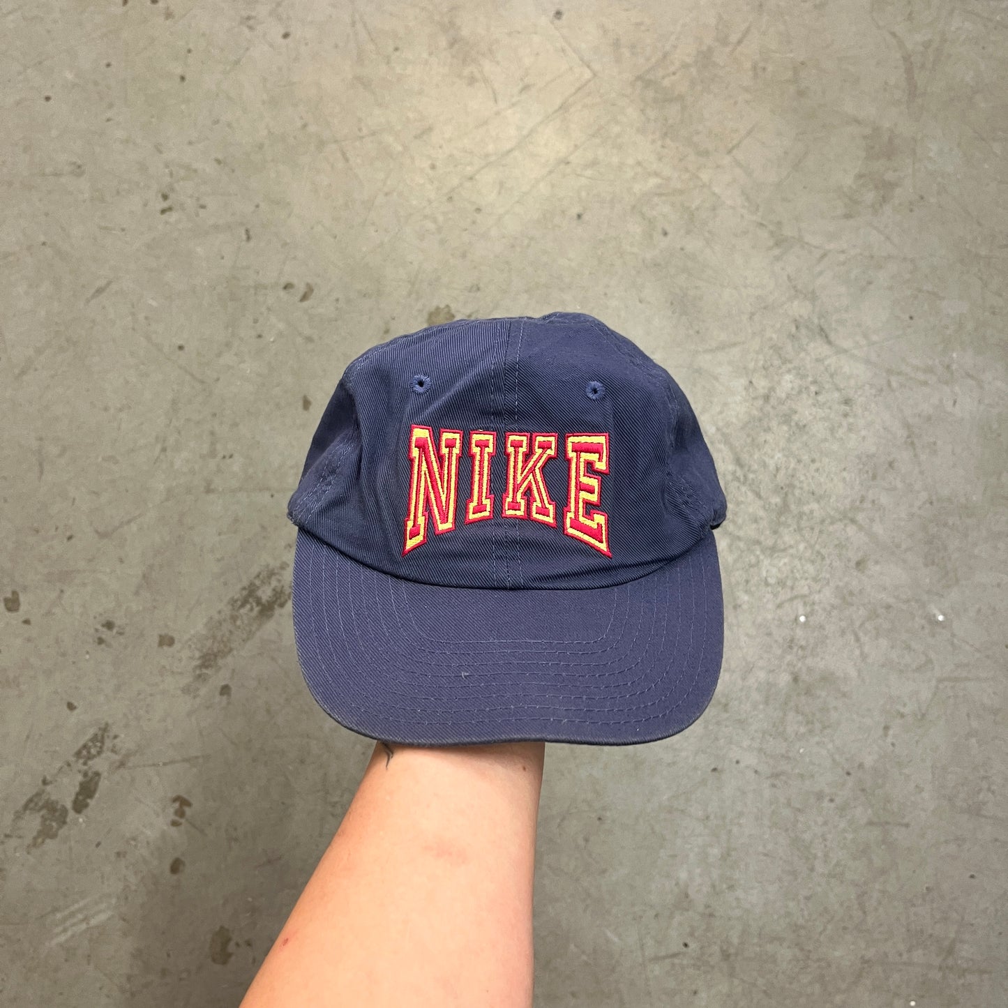 NIKE SPELLOUT 90s