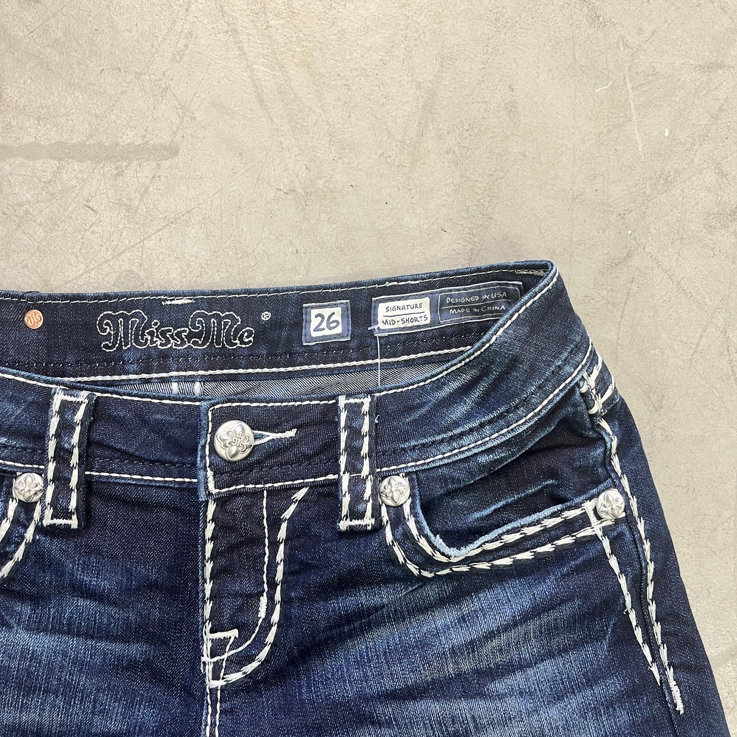 MISS ME Y2K DENIM SHORTS MID-SHORTS [26]