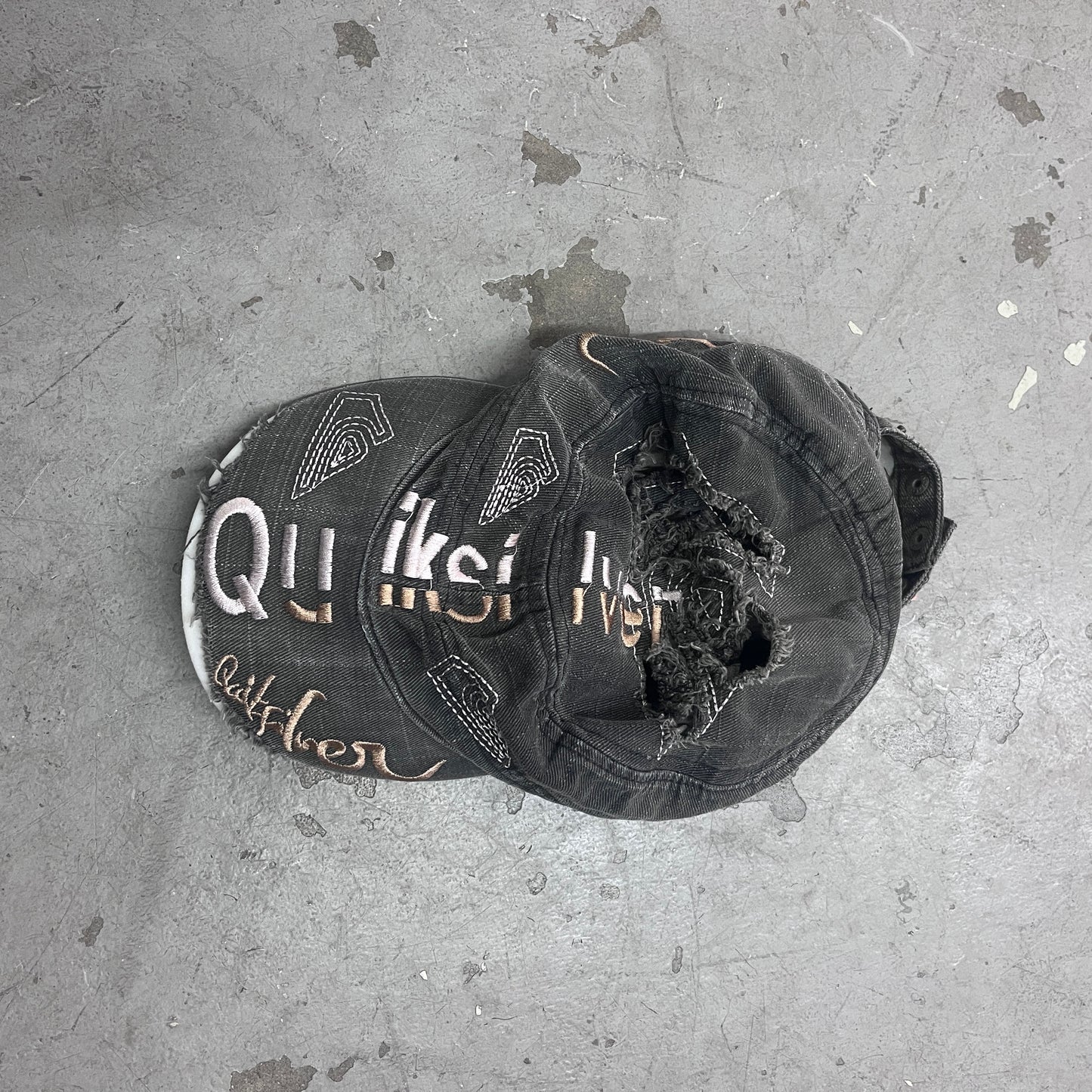 QUICKSILVER CUT OUT PILLBOX Y2K