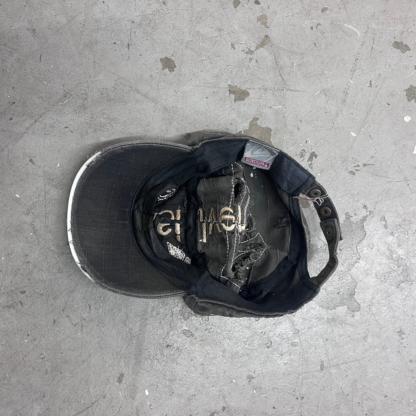 QUICKSILVER CUT OUT PILLBOX Y2K