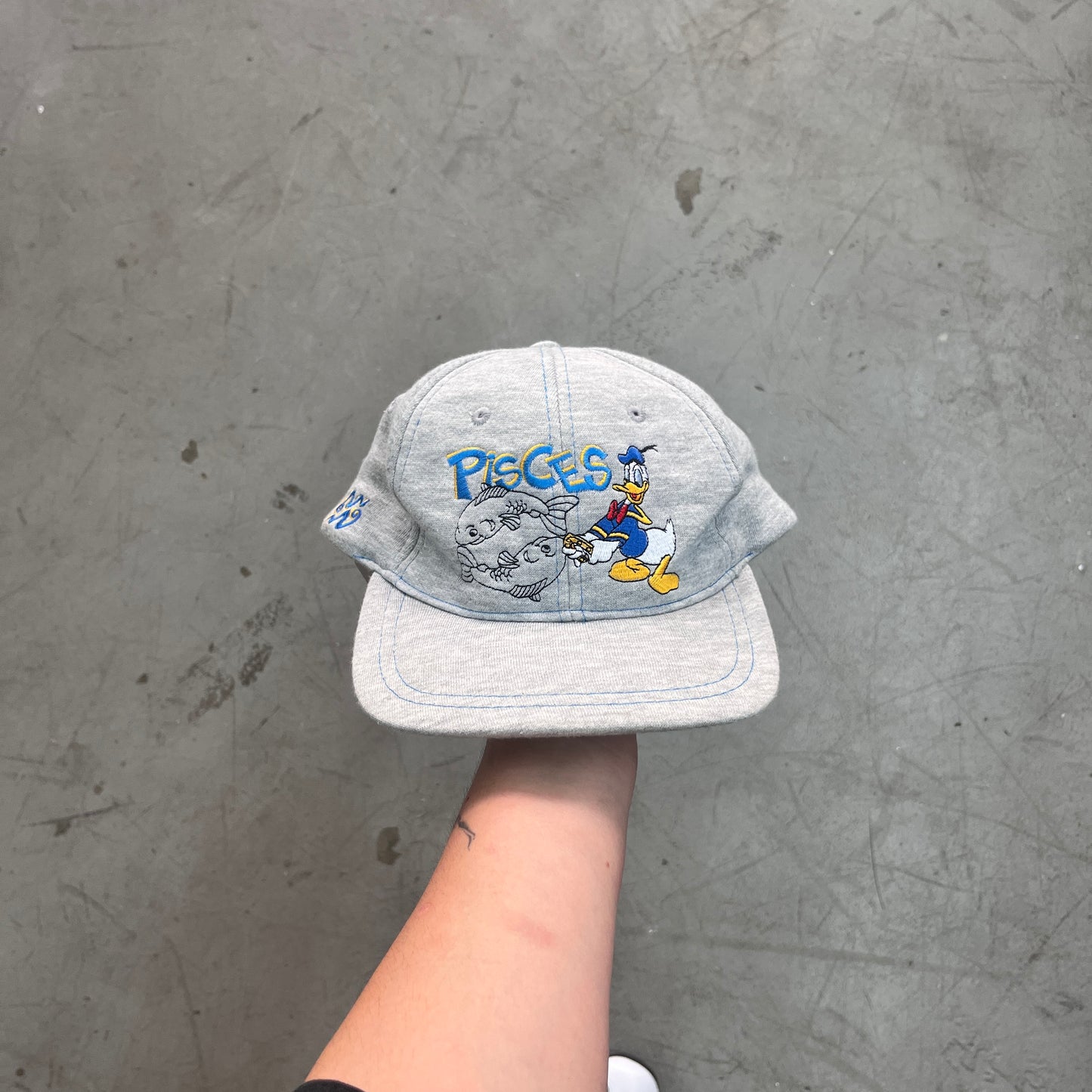 DISNEY DONALD DUCK PISCES CAP