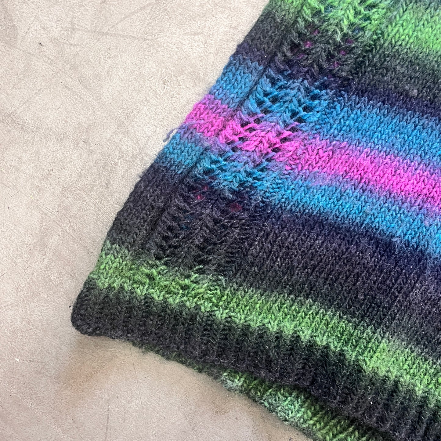 OMBRE HOMEMADE KNITTED VEST [M/L]