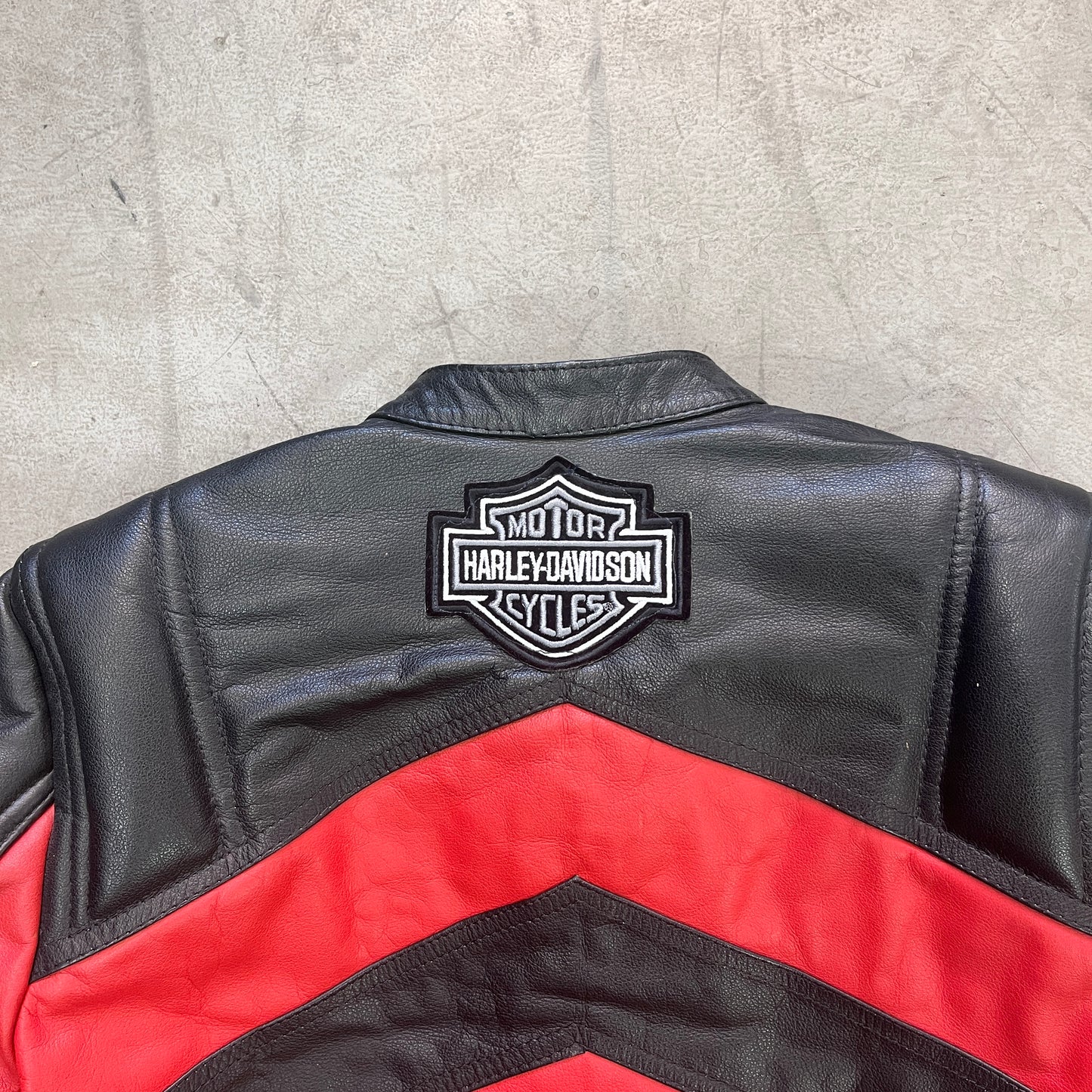 LEATHER BLK//RED JACKET W/ HARLEY PATCH [S]