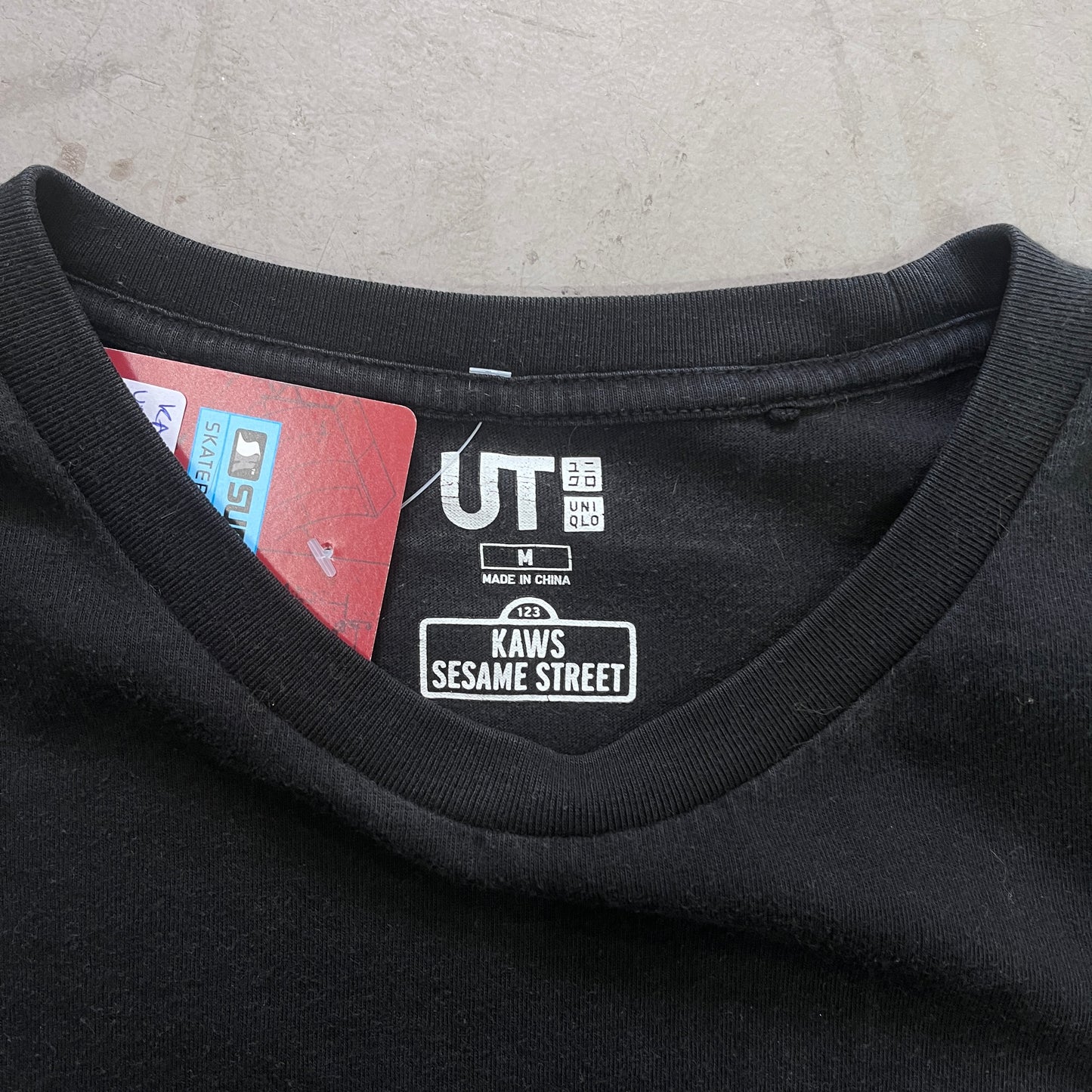 KAWS X SESAME STREET X UNIQLO POCKET TEE [M]