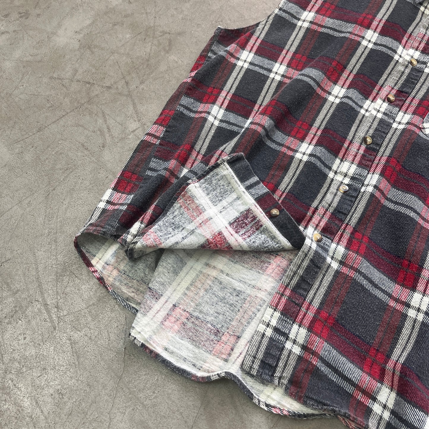 RED CHECKERED CUT [L]