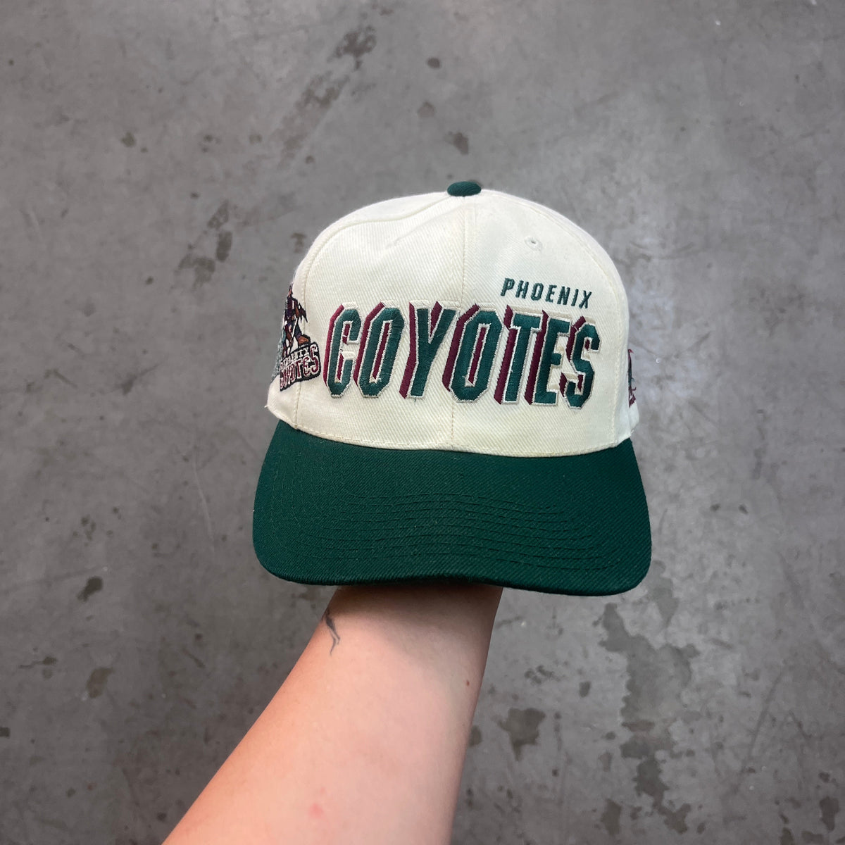 SPORTS SPECIALITIES PHOENIX COYOTES 90s