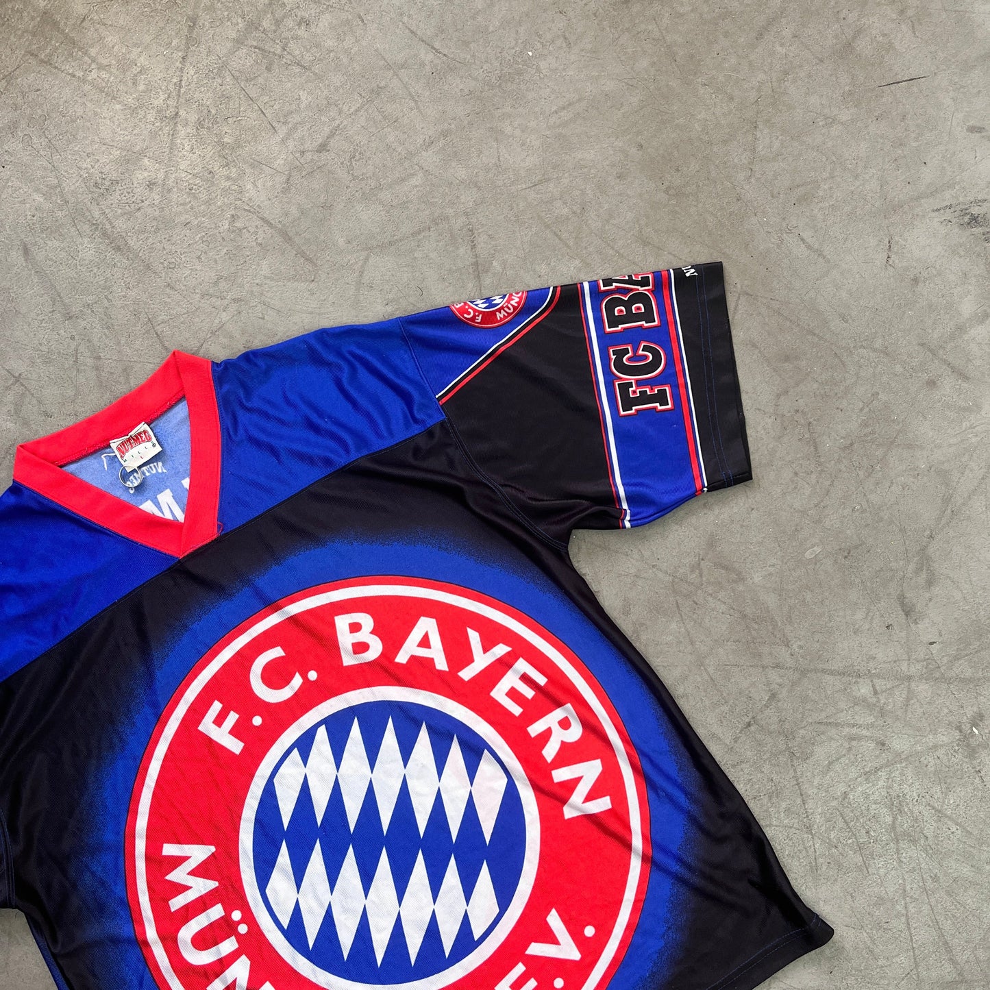 NUTMEG MILLS FC BAYERN MÜNCHEN AOP  [L]