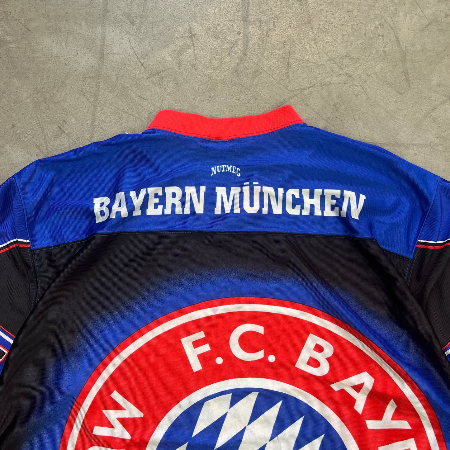 NUTMEG MILLS FC BAYERN MÜNCHEN AOP  [L]