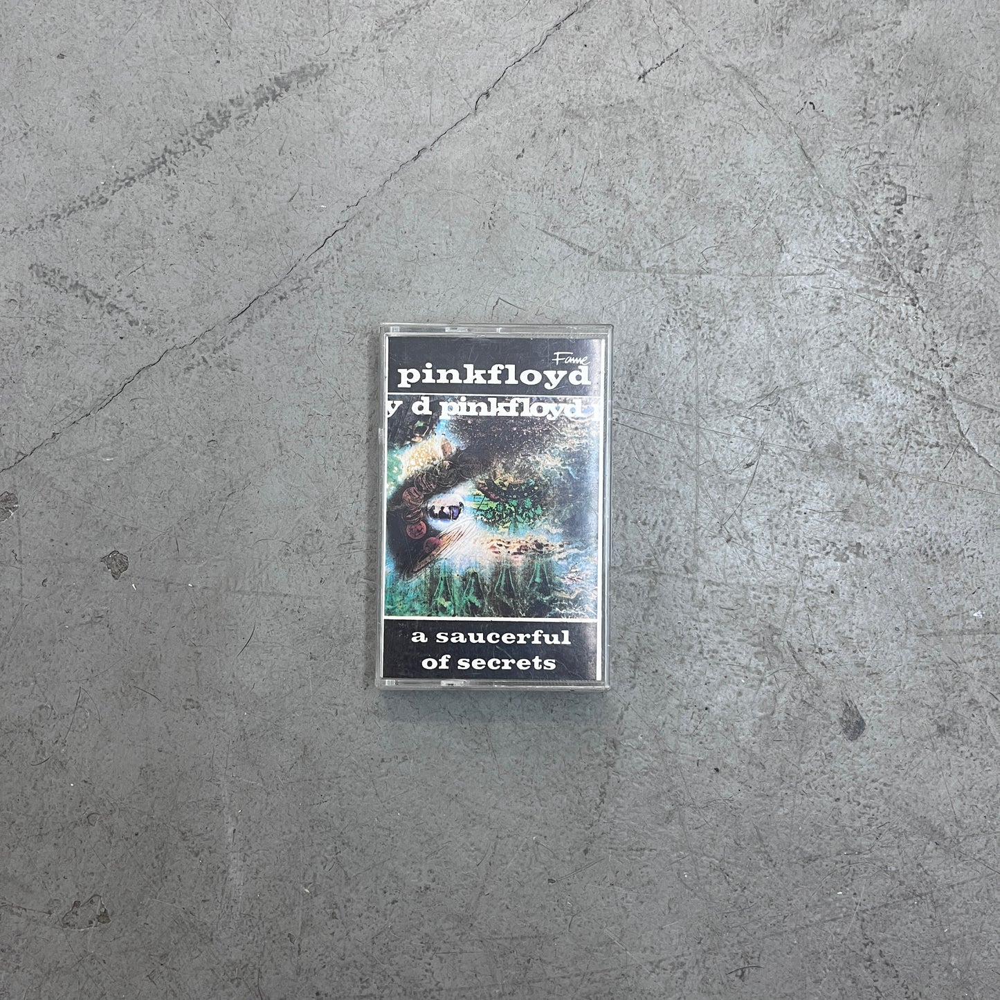 PINK FLOYD A SAUCERFUL OF SECRETS TAPE