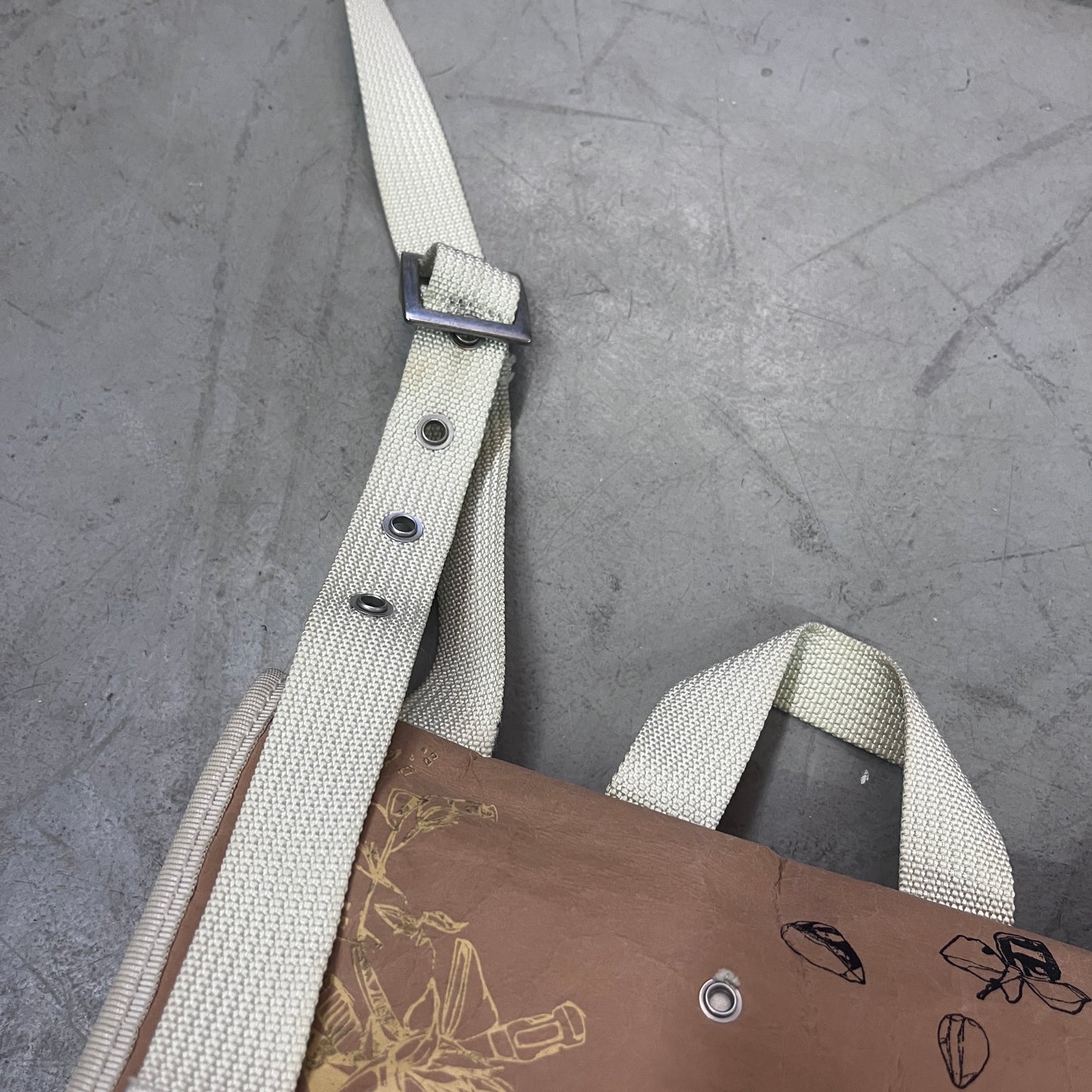 DIESEL FLY WHEEL CROSSBODY BAG