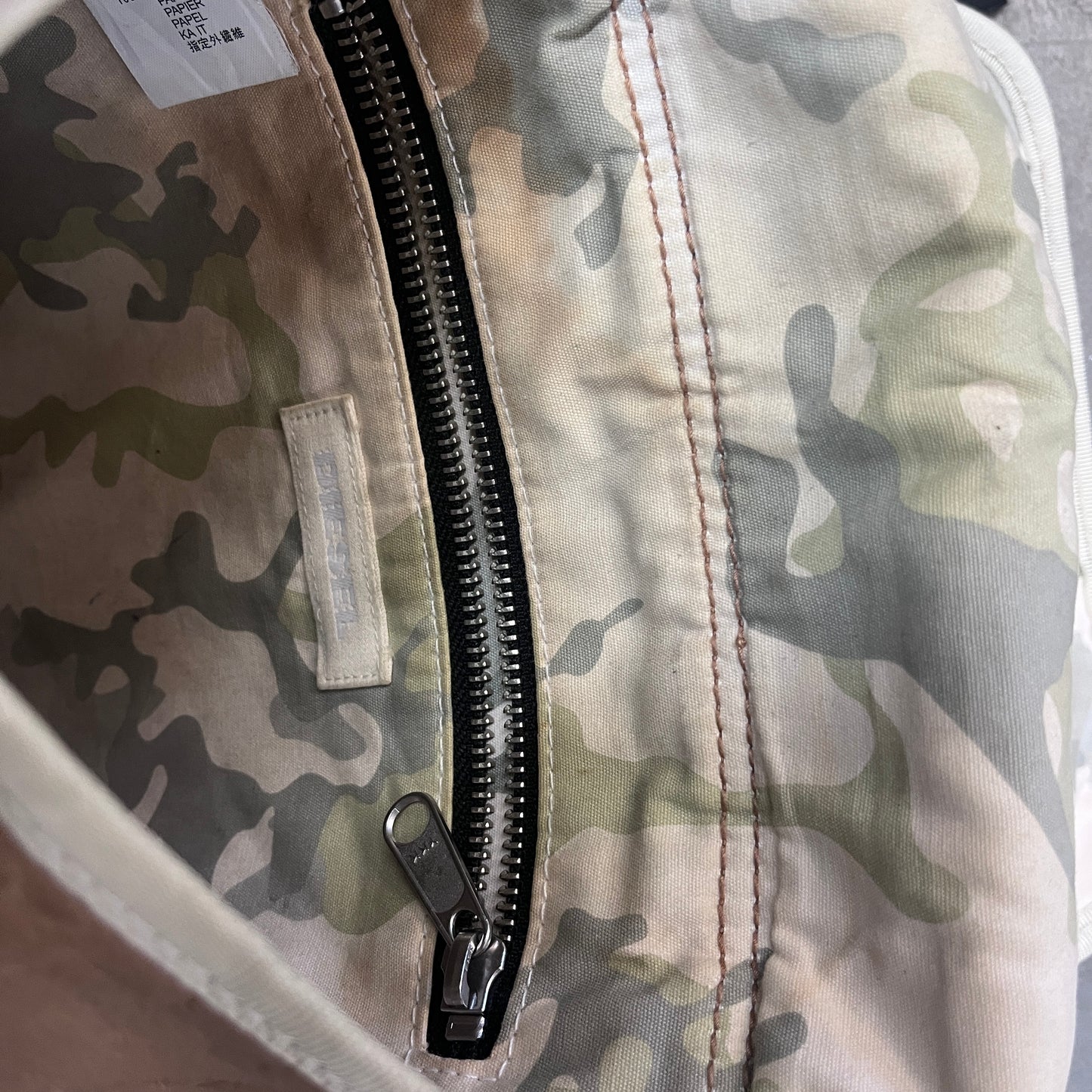 DIESEL FLY WHEEL CROSSBODY BAG