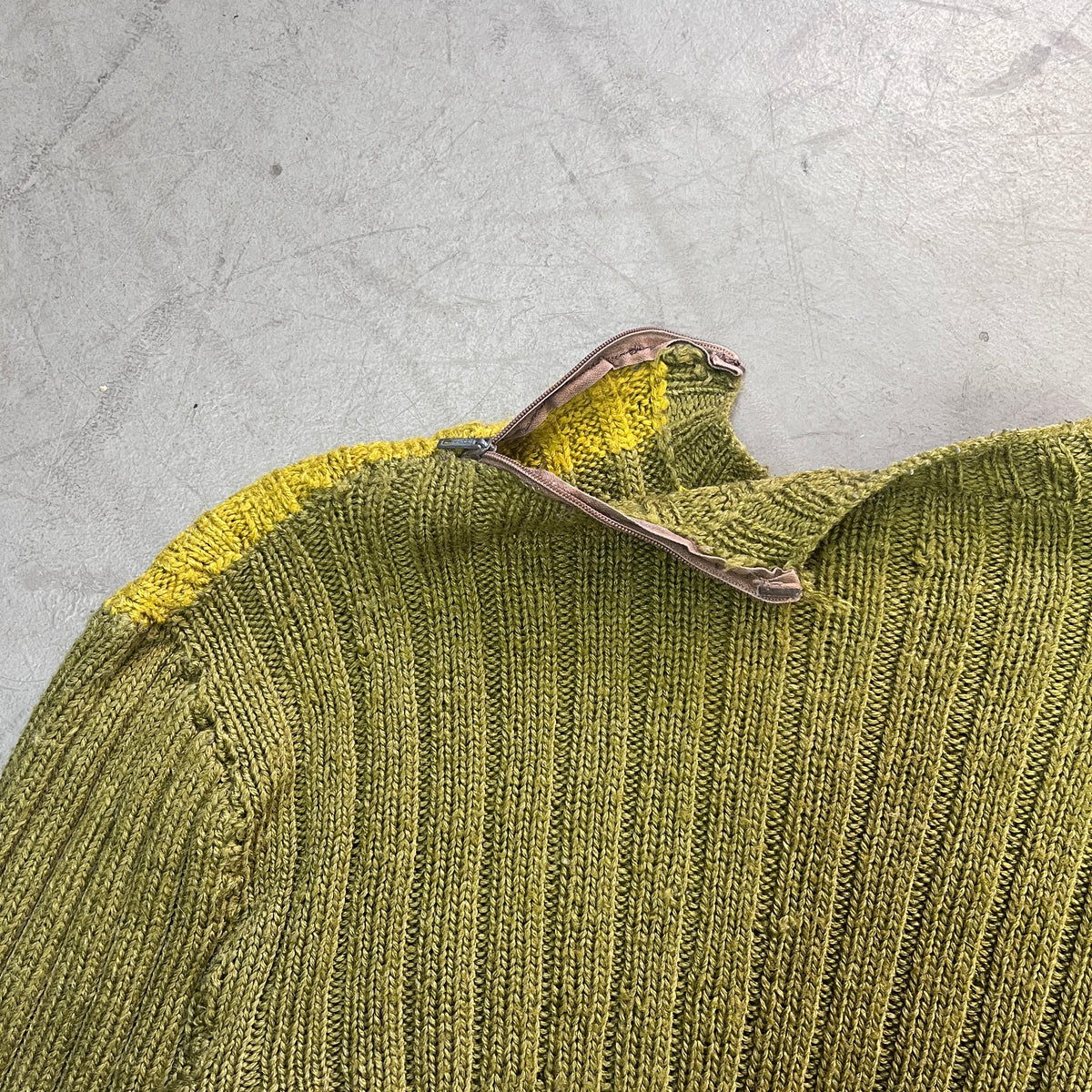 VINTAGE GREEN HANDMADE KNIT [S]