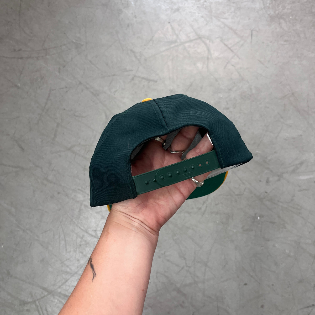 OAKLAND ATHLETICS AMERICAN NEEDLE 90s