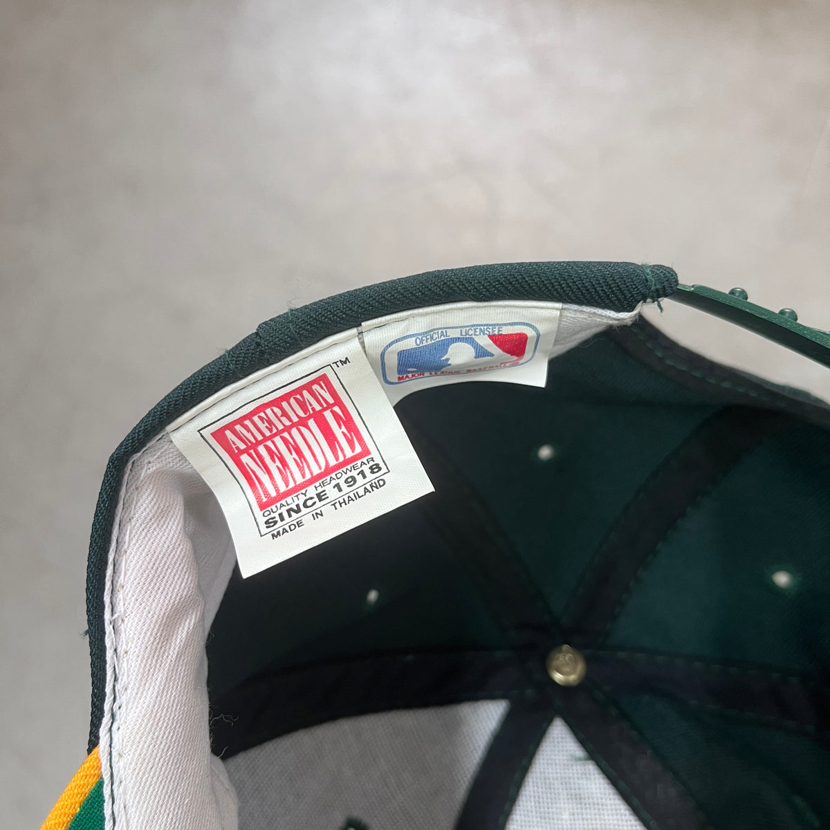 OAKLAND ATHLETICS AMERICAN NEEDLE 90s
