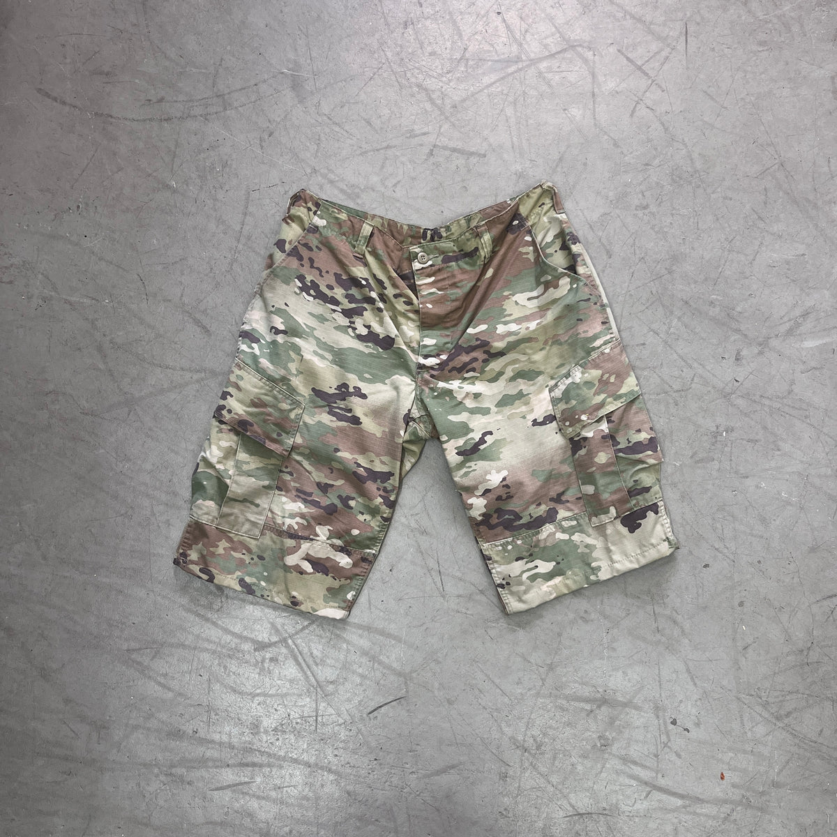CAMO SHORTS [36X14.5]