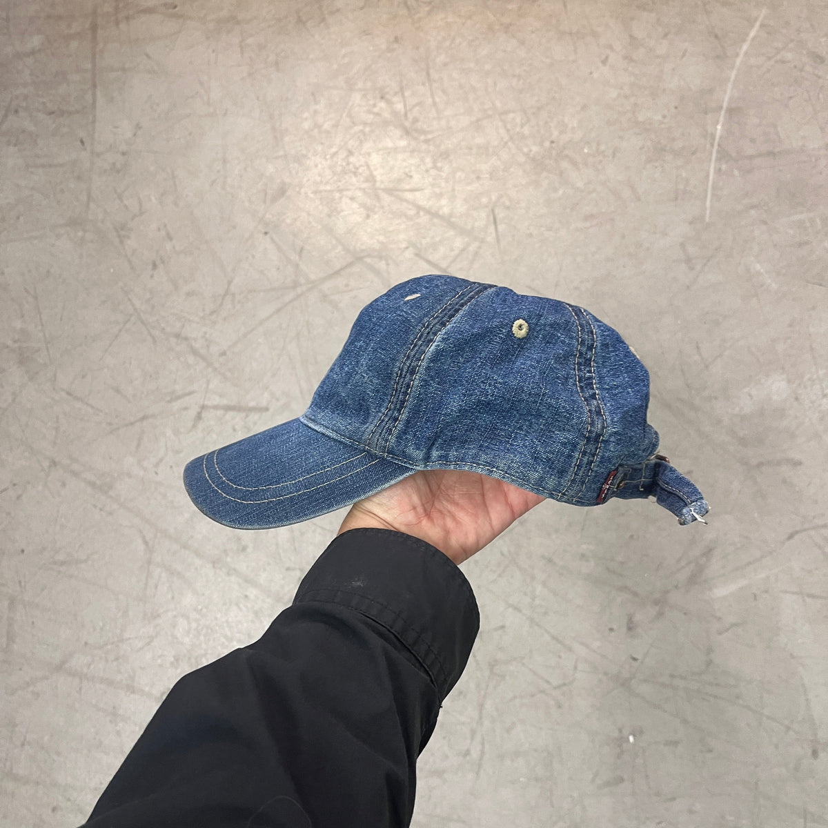 LEVIS DENIM BUCKLE BACK CAP