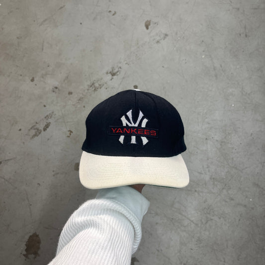 YANKEES AMERICAN NEEDLE NUTMEG MILLS MLB CAP 90s