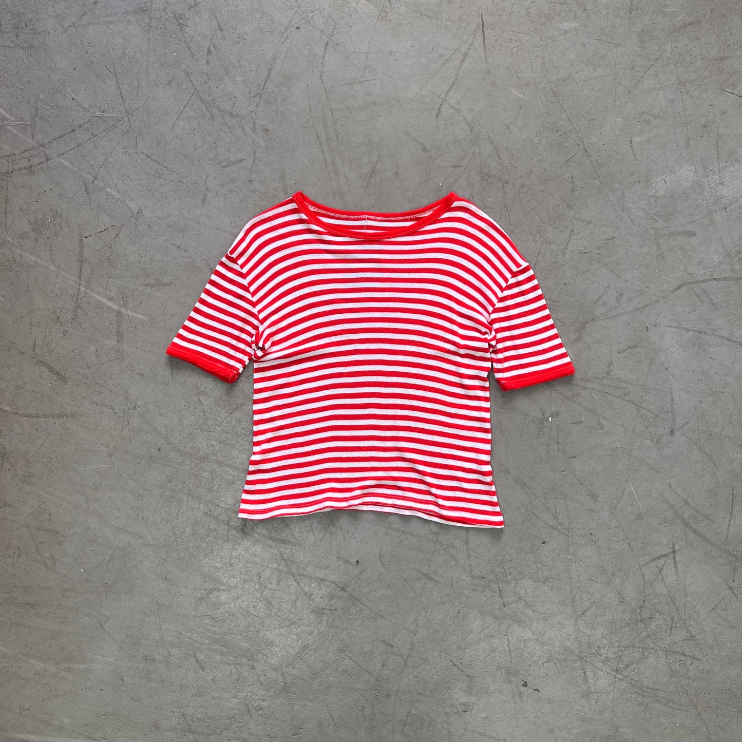RED / WHITE STRIPED RINGER 70s [S/M]