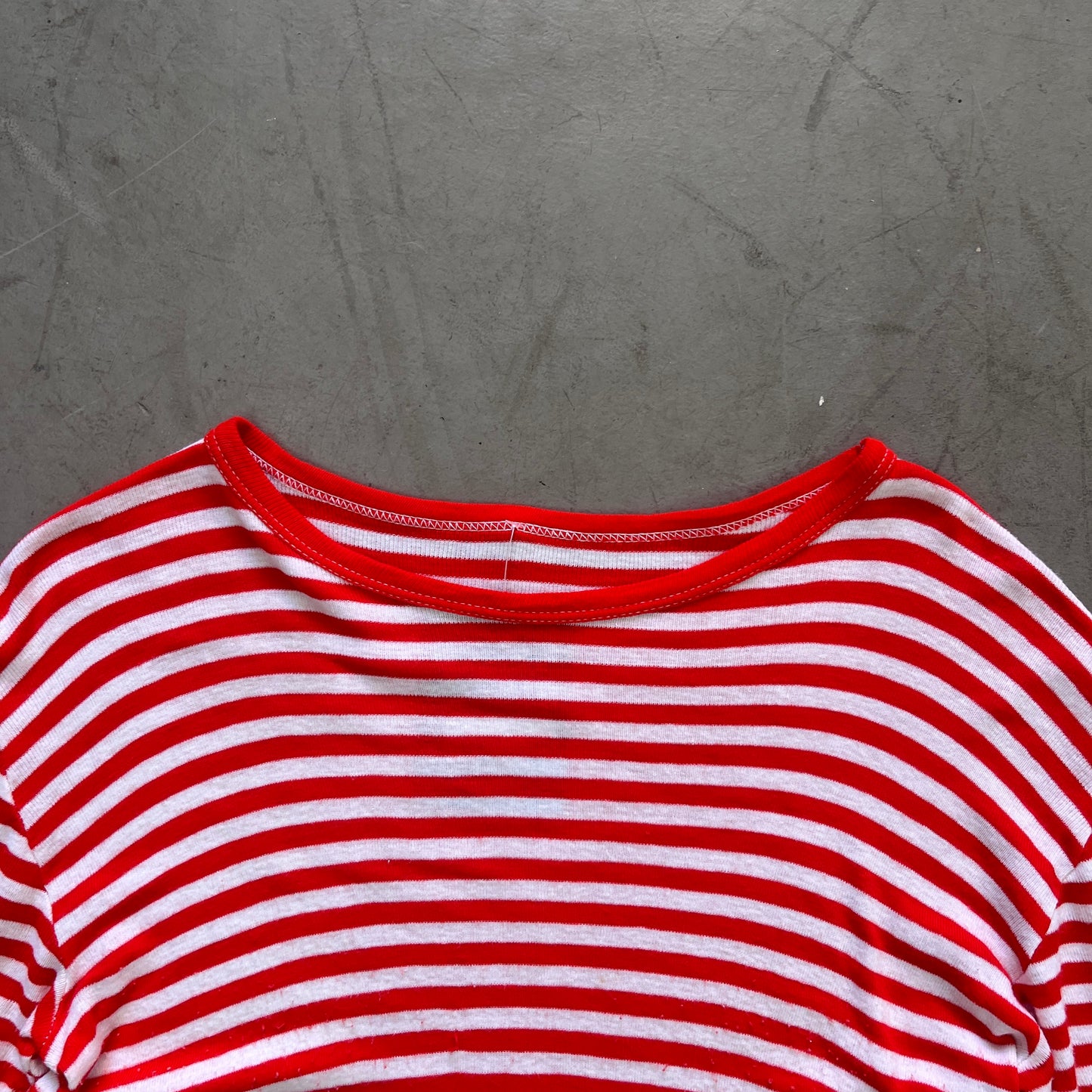 RED / WHITE STRIPED RINGER 70s [S/M]
