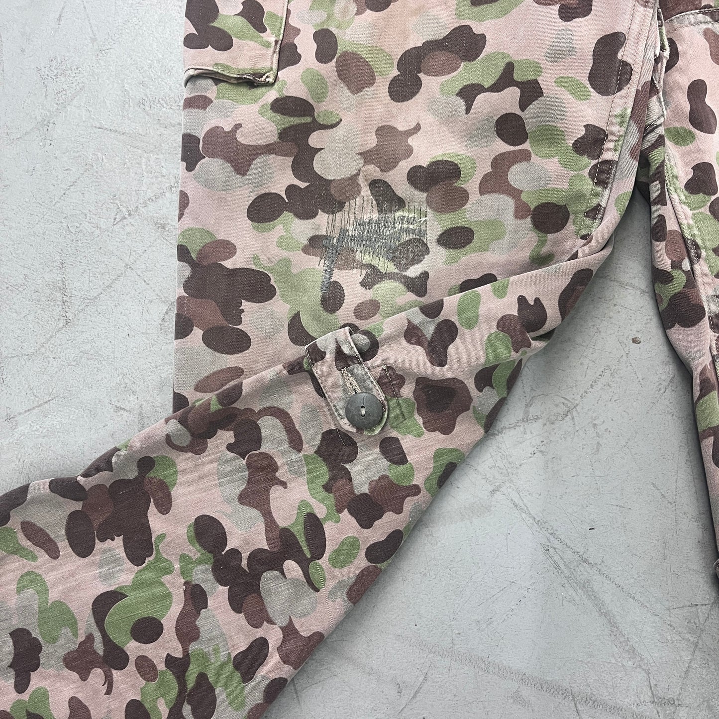 AUSTRIAN PEA DOT CAMO PANTS 1960s [W34]