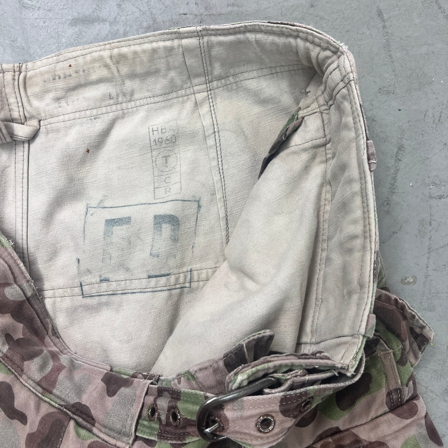 AUSTRIAN PEA DOT CAMO PANTS 1960s [W34]