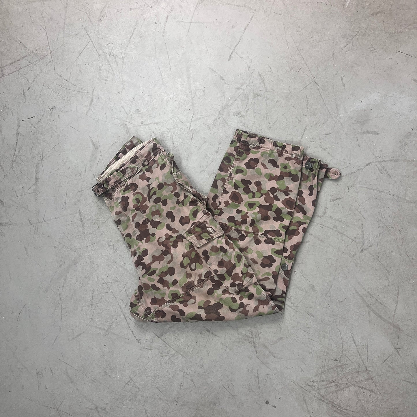 AUSTRIAN PEA DOT CAMO PANTS 1960s [W34]