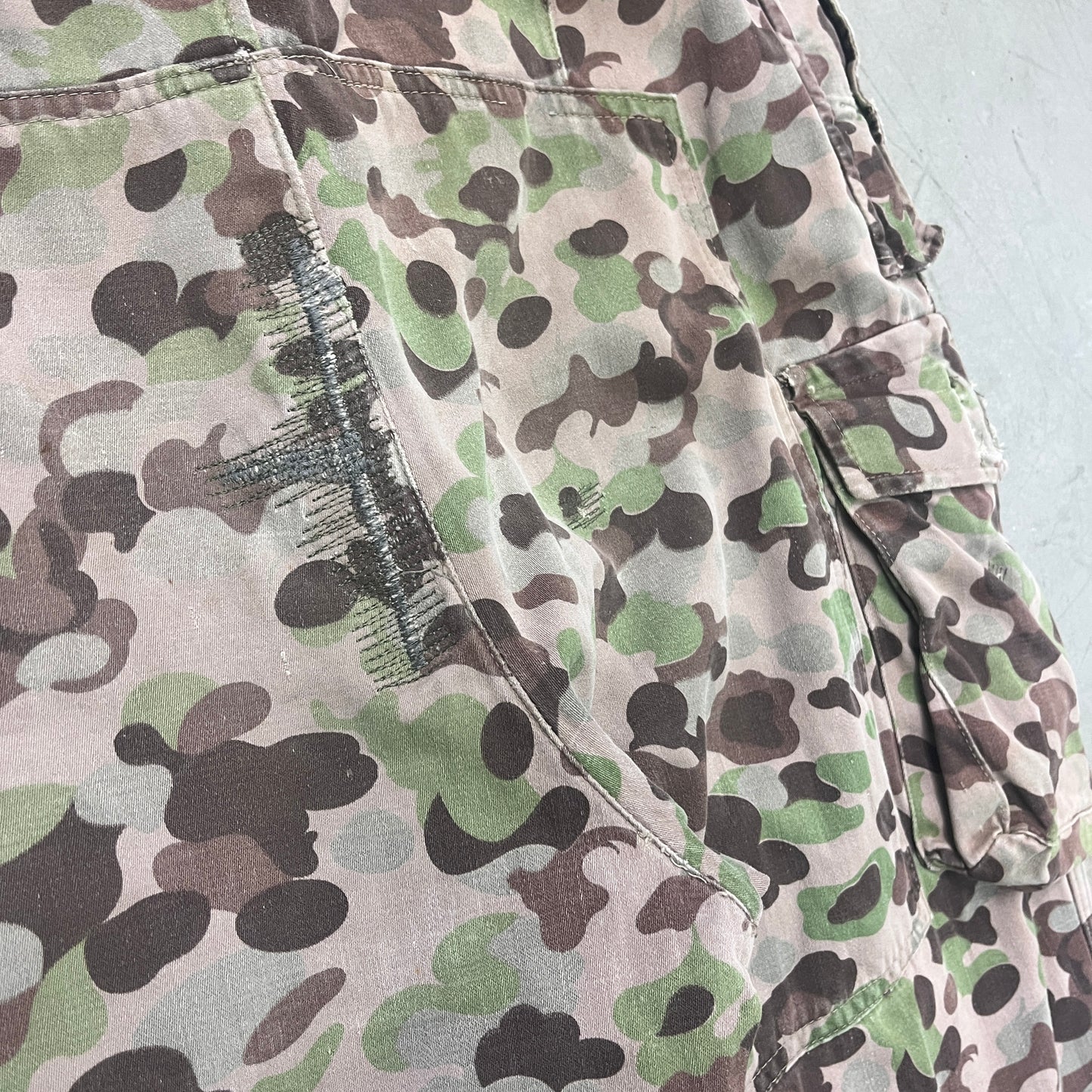 AUSTRIAN PEA DOT CAMO PANTS 1960s [W34]