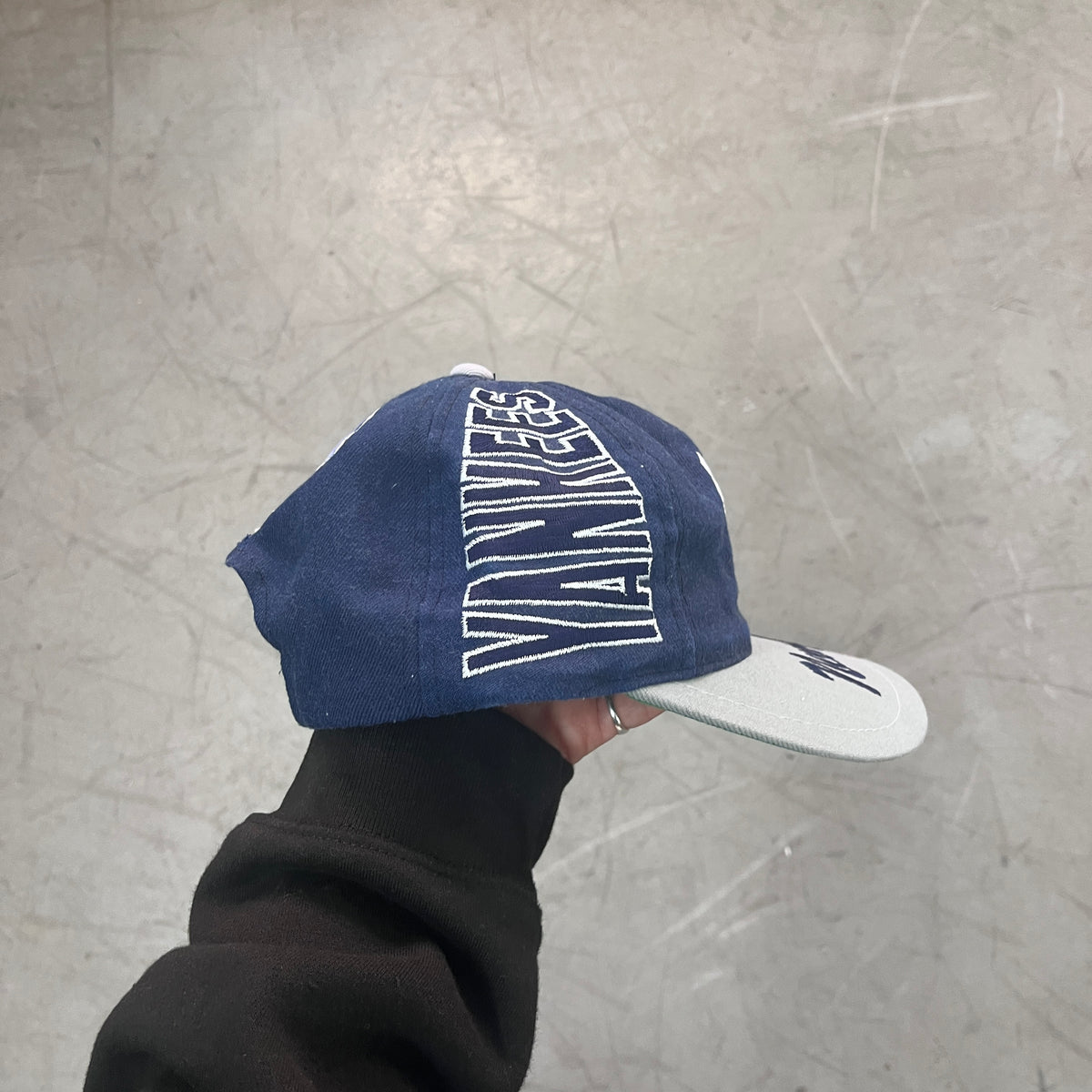 YANKEES ALL OVER EMBROIDERD 90s