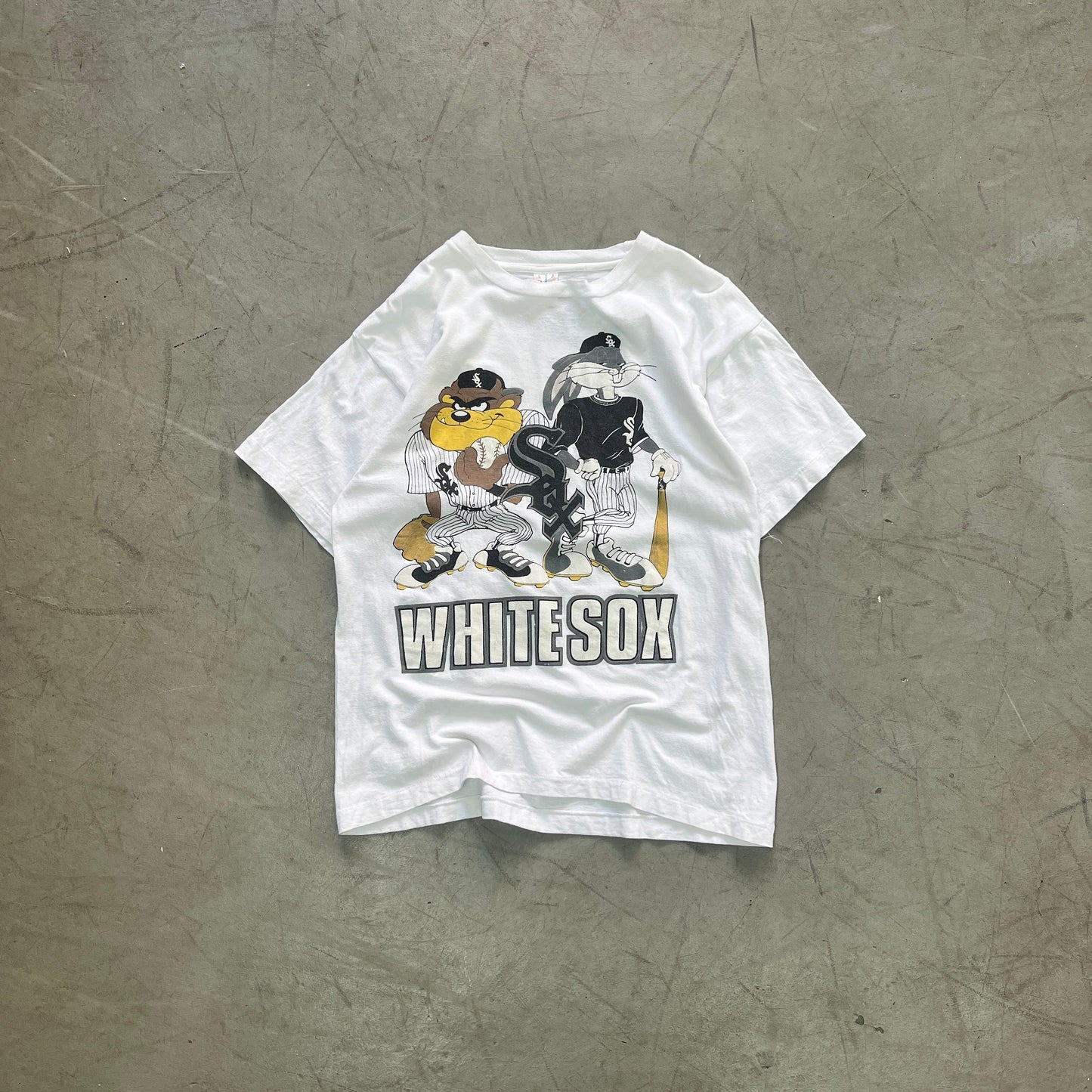 vintage looney tunes bugs bunny & tay white sox t-shirt 1990s 